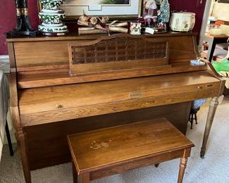 Baldwin piano 