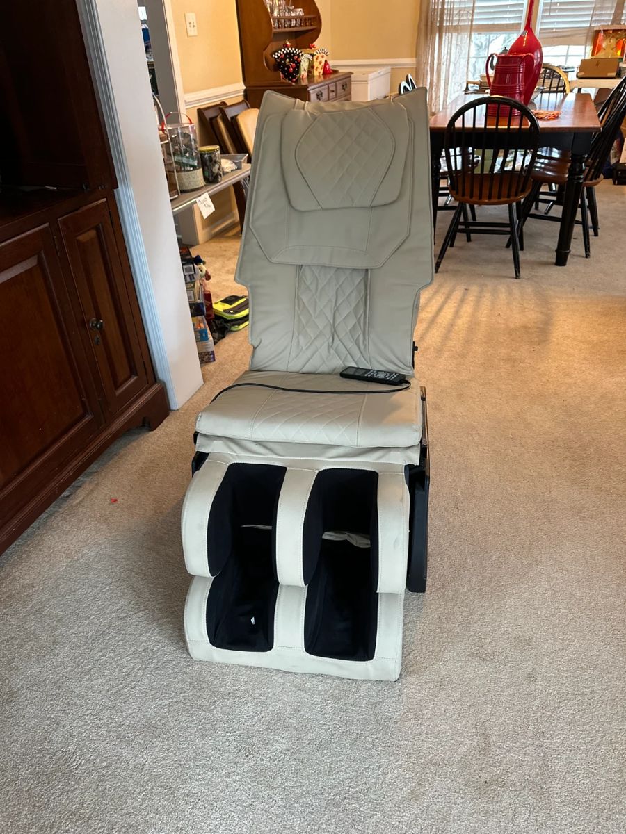 Options estate sales blowout boots bows starts on 2 12 2024