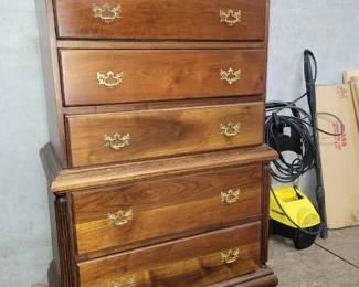 Vintage cest of drawers