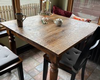 Charming square dinette table