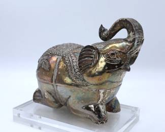 Cambodian Elephant 900 Silver Nut Box