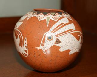 Signed Roberto Banuelos Mata Ortiz Rabbit Pottery