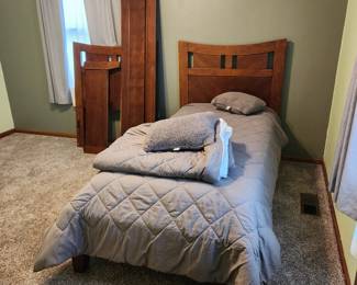 2 twin beds.  One mattress