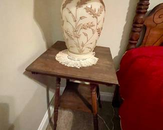 large ginger jar lamp, small oak turned leg table