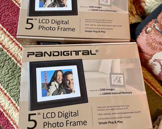 digital photo frames