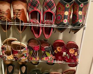 lots of name brand nice shoes (mostly size 6.5 and 37s)