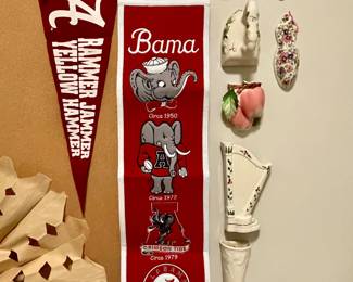 Alabama pennants, wall pockets
