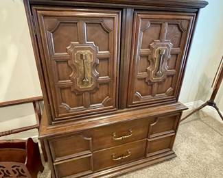 Stanley chest of drawers