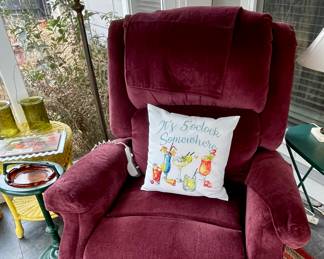 maroon lift chair