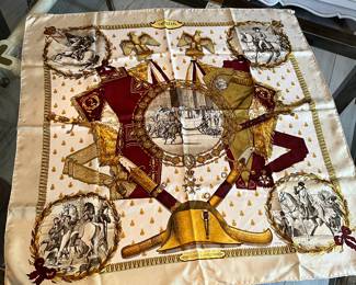 10- $330 - Hermes Square silk scarf 36x36 - Model Napoleon - Edition started in 1962 - 90cm. Very good condition. no stain no pulls, no box.
