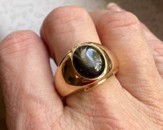 15- $400 - 14kt gold men or women ring with moon stone cabochon. Size 9.5, weight 13.78 gr.