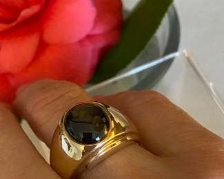 15- $400 - 14kt gold men or women ring with moon stone cabochon. Size 9.5, weight 13.78 gr.