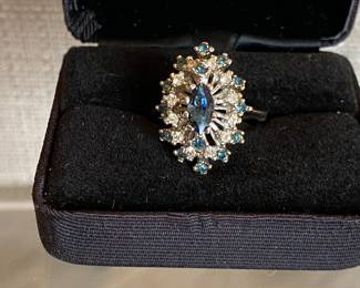 $295 - 10kt tested white gold cocktail with ring with sapphires stones. sz 6 3/4 . 4.72 grams