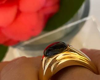 15- $400 - 14kt gold men or women ring with moon stone cabochon. Size 9.5, weight 13.78 gr.