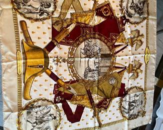 10- $330 - Hermes Square silk scarf 36x36 - Model Napoleon - Edition started in 1962 - 90cm. Very good condition. no stain no pulls, no box.