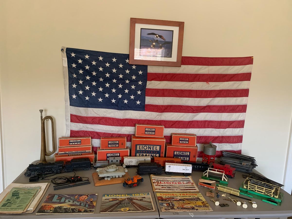 Early Lionel Train set, booklets, catalogs, track, and transformers all for one money.  All for $462.00 1/2 price sale.
