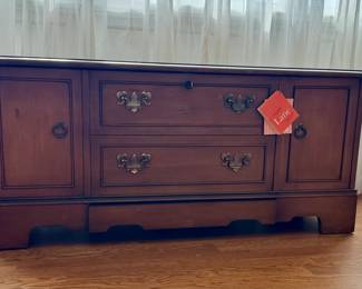 Vintage Lane Cedar Chest with Tag Attached. Has Key