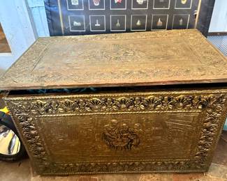 Large brass trunk (wood/kindling box)