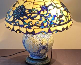 22" Tiffany Style Opal Stained Glass Lamp