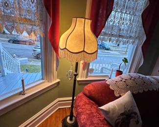 Victorian lamp with dual separate lights