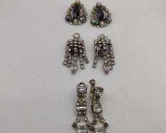 Vintage Rhinestone clip on earrings 