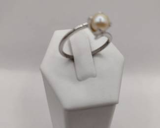 Pearl ring
