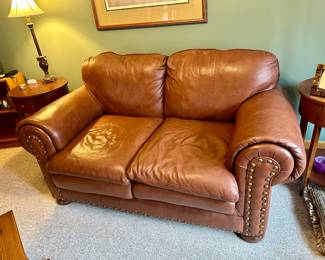 Leather hobnail loveseat, great condition 