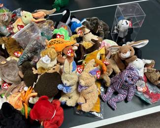 Beanie Babies, 1 boxed "Peking" panda
