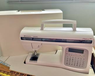 Husqvarna Viking Sewing Machine - Platinum 730 
