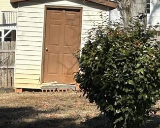 3 bedroom, 2 bath brick home located between Kernersville and Winston Salem. Hardwood floors, full basement, 2 car carport, outdoor storage building. Close to Winston Salem, Kernersville and High Point. Auction will be held at 12:00 noon.