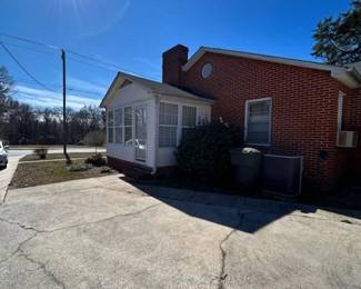 3 bedroom, 2 bath brick home located between Kernersville and Winston Salem. Hardwood floors, full basement, 2 car carport, outdoor storage building. Close to Winston Salem, Kernersville and High Point. Auction will be held at 12:00 noon.