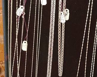 Assorted Sterling chains 