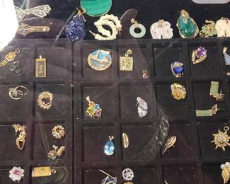 Assorted Gold jewelry 
