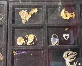 Assorted Gold jewelry 