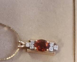 14K and Diamonds pendant 