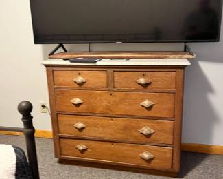 large tv (dresser NFS)