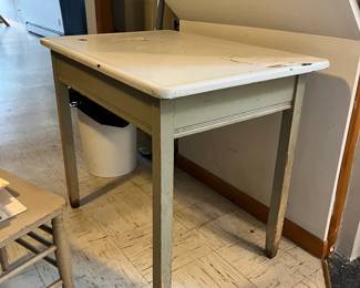 enamel table