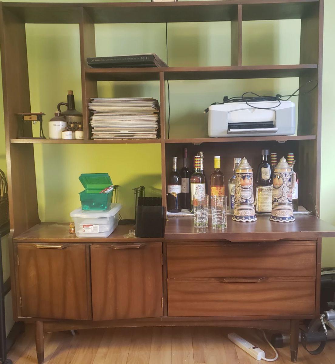 MCM FURNITURE AND ACCENTS in Chicago, IL starts on 2/9/2024