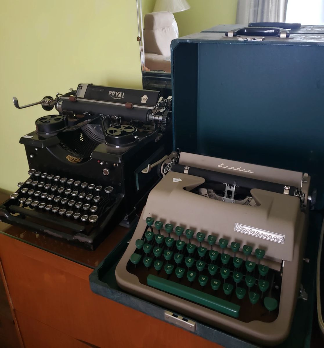 MCM FURNITURE AND ACCENTS in Chicago, IL starts on 2/9/2024