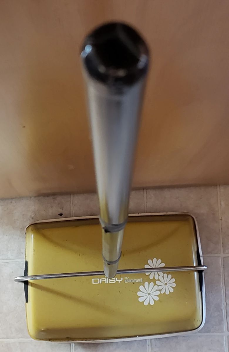 MCM FURNITURE AND ACCENTS in Chicago, IL starts on 2/9/2024