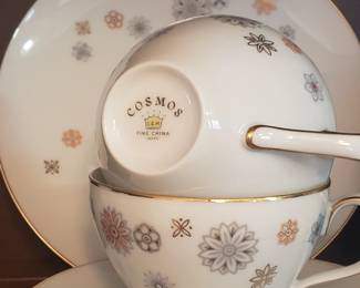 Set of MCM dinnerware Cosmos pattern approximately 80 pieces