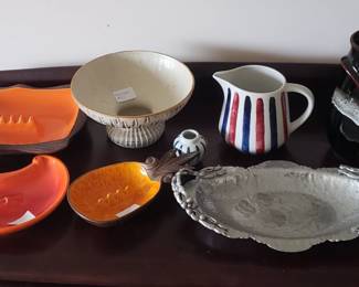 Assorted MCM ceramic and porcelain wares 420 friendly ashtrays