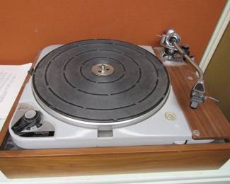Thorens TD 124 Turntable
