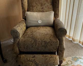 Wing back recliner