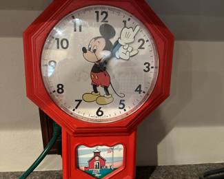 VINTAGE Mickey Mouse Clock