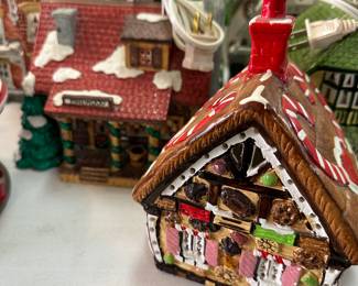 Dept 56 Christmas Decor Lighted Houses