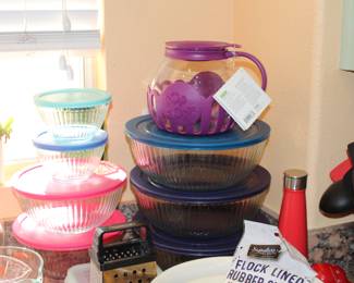 Pyrex dishes with covers