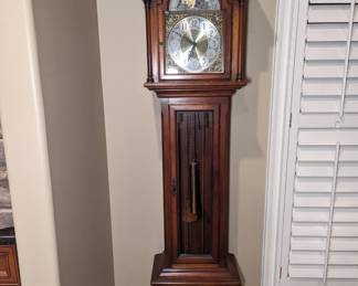 Colonial Grandmother Clock