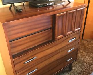 Mcm chest of drawers, has a matching long dresser with mirror, 2 matching nightstands and headboard!