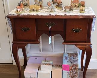 3-Drawer Hall Table and David Winter Cottages